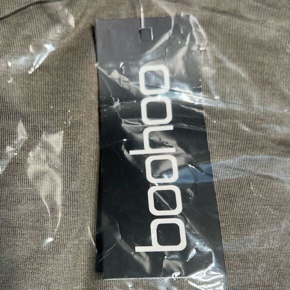 Boohoo Plunge Neck Drape Long Sleeved Top in Olive, AU Size 4, Us 2/Small. NWT! - Picture 8 of 9